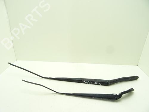 Used Front windshield wiper arm RENAULT CLIO IV (BH_) 1.5 dCi 90 (90 hp) 29450191