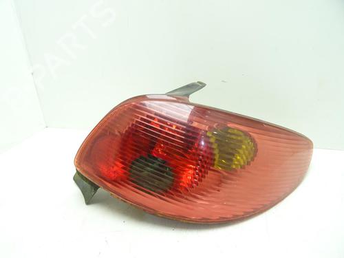 Højre baglygte PEUGEOT 206 Hatchback (2A/C) 1.4 HDi eco 70 (68 hp) 31641655