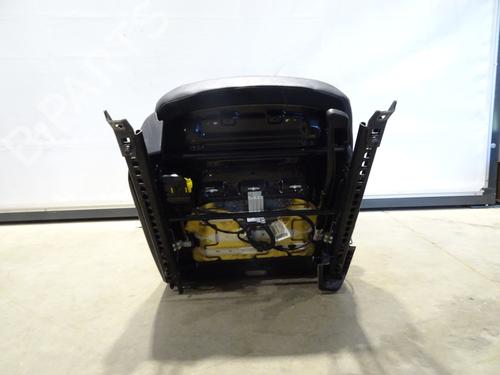 Used Right front seat Right front seat MERCEDES-BENZ CLA Shooting Brake (X117) CLA 180 (117.942) (122 hp) 32339631 32339631