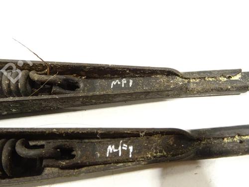 Used Front windshield wiper arm Front windshield wiper arm FIAT STILO (192_) 1.9 JTD (192_XF1A) (80 hp) 26665157 26665157