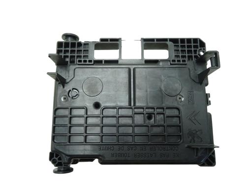 Used Fuse box Fuse box 37865027 37865027