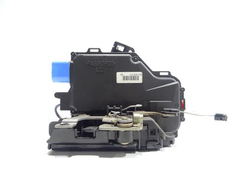 Rear left lock VW GOLF PLUS V (5M1, 521) 1.9 TDI 7L0839015D
