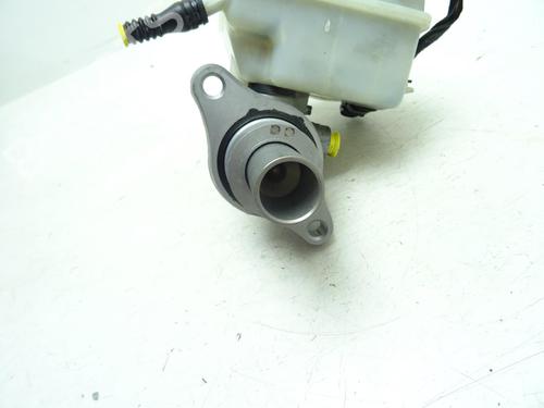 Used Brake master cylinder Brake master cylinder OPEL ASTRA H TwinTop (A04) 1.9 CDTi (L67) (150 hp) 32250116 32250116