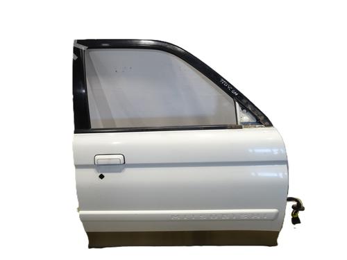 Porta anteriore destra MITSUBISHI PAJERO SPORT I (K7_, K9_) 2.5 TD (K94W, K74T) (115 hp) 32361006