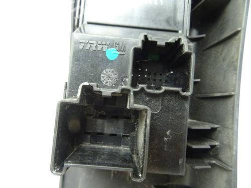 Højre fortil elrude kontakt Højre fortil elrude kontakt OPEL MERIVA B MPV (S10) 1.4 (75) (120 hp) 36763980 36763980