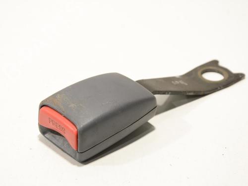 Used Seat buckle TOYOTA LAND CRUISER 90 (_J9_) 3.0 TD (KZJ90_, KZJ95_, KZJ90R, KZJ95R, KZJ90W, KZJ95W) (125 hp) 31658512