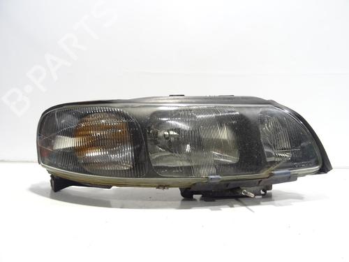 Used Right headlight VOLVO S60 I (384) 2.4 (140 hp) 31848154