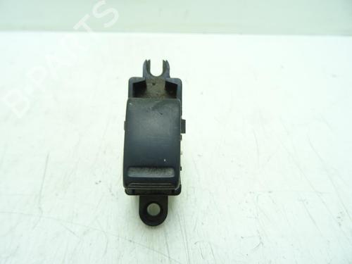 Used Right rear window switch NISSAN X-TRAIL I (T30) 2.2 Di 4x4 (114 hp) 29634580
