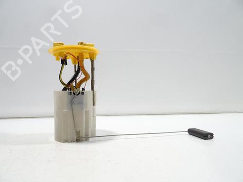 Bränslepump NISSAN NV400 Van (X62, X62B) dCi 130 (130 hp) 24318376