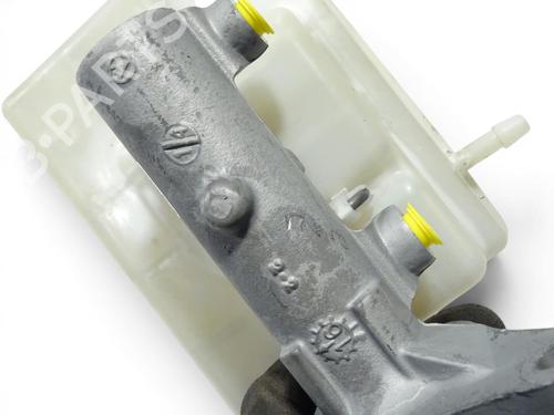 Used Brake master cylinder Brake master cylinder RENAULT MASTER III Van (FV) 2.3 dCi 145 FWD (FV0E, FV0F, FV0H, FV02, FV0M, FV0S,... (146 hp) 35937268 35937268