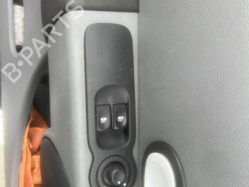 Fuse box RENAULT MODUS / GRAND MODUS (F/JP0_) 1.5 dCi (JP0G, JP0H) | BP32496035E1