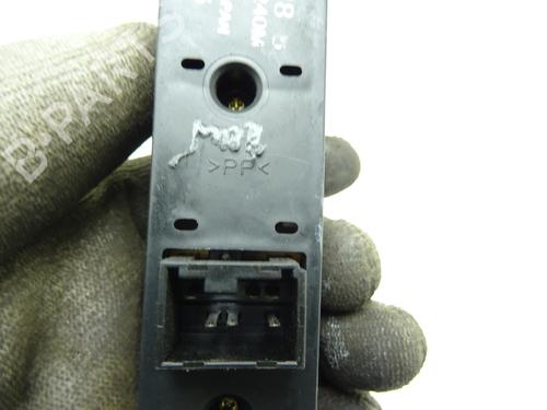 Used Right front window switch Right front window switch MITSUBISHI PAJERO II (V3_W, V2_W, V4_W, V5_W) 2.8 TD (V46W, V26W) (125 hp) 29590767 29590767