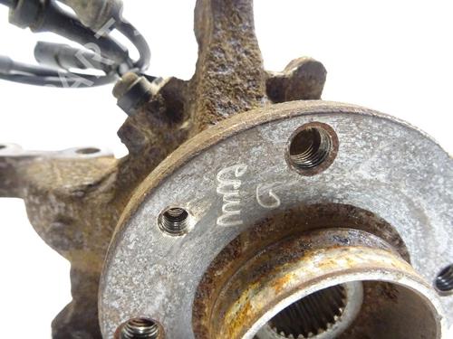 Left front steering knuckle RENAULT MEGANE I Coach (DA0/1_) 1.9 dCi (DA05, DA1F) | BP29422243M25 