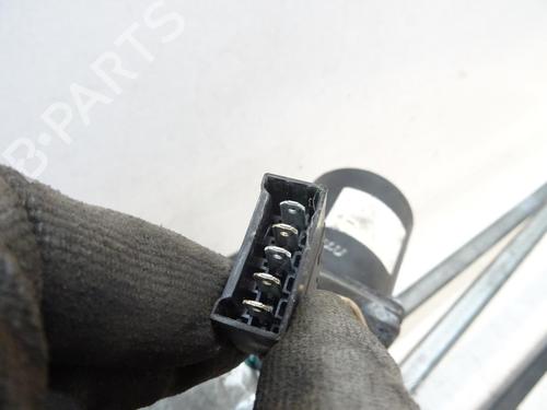 Used Front wiper motor RENAULT TRAFIC Van (T_, P_, V_) 2.1 D (64 hp) 20064647