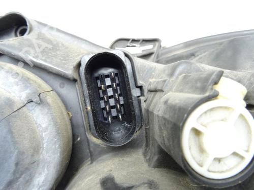 Right headlight VW POLO IV (9N_, 9A_) 1.2 12V | BP30106681C29 