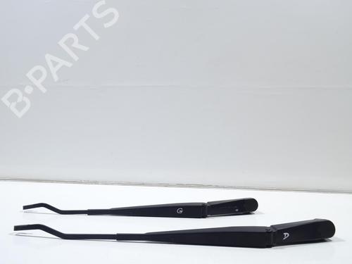 Used Front windshield wiper arm NISSAN NAVARA NP300 (D40) 2.5 dCi 4WD (171 hp) 20690296