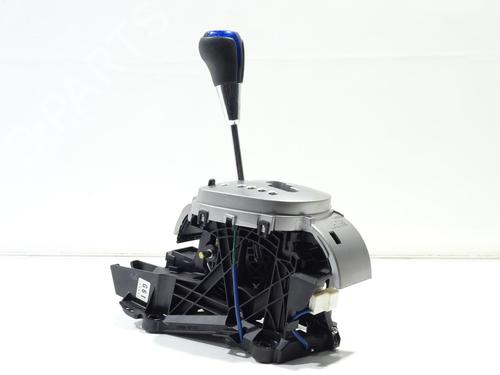 Used Gear lever TOYOTA YARIS (_P13_) 1.5 Hybrid (NHP130_, NHP130) (101 hp) 23787128