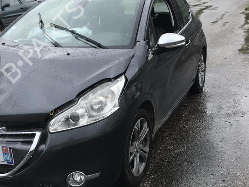Engine control unit (ECU) PEUGEOT 208 I (CA_, CC_) 1.2 VTI 82 | BP20640211M57 