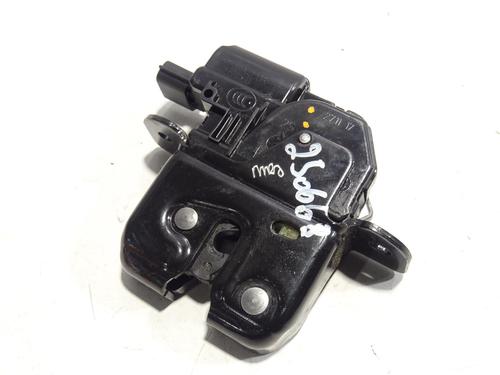 Used Tailgate lock RENAULT CAPTUR I (J5_, H5_) 1.5 dCi 90 (J5N4, J5M5, J5MW, J5M6, J5AL, J5AJ) (90 hp) 30592555