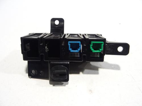 switch-nissan-qashqai-ii-j11-j11_-2013-29566098 main image