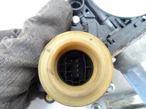 Used Rear left window mechanism Rear left window mechanism TOYOTA COROLLA Verso (ZER_, ZZE12_, R1_) 2.2 D-4D (AUR10_, AUR10R) (136 hp) 20041915 20041915