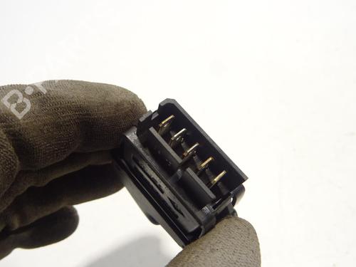 Used Right front window switch Right front window switch RENAULT CLIO II (BB_, CB_) 1.2 (BB0A, BB0F, BB10, BB1K, BB28, BB2D, BB2H, CB0A,... (58 hp) 30446323 30446323