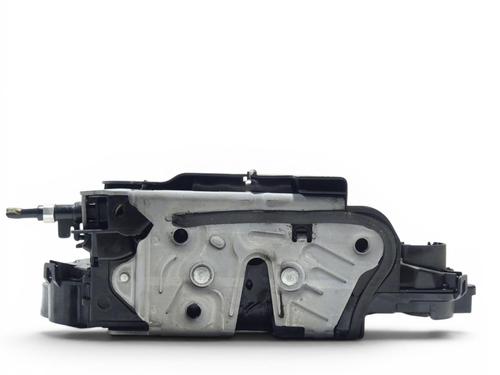 front-left-lock-vw-multivan-t7-stm-stn-2021-34359381 main image