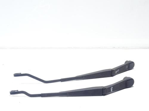 Used Front windshield wiper arm MITSUBISHI PAJERO SPORT I (K7_, K9_) 2.5 TD (K94W, K74T) (115 hp) 32981417