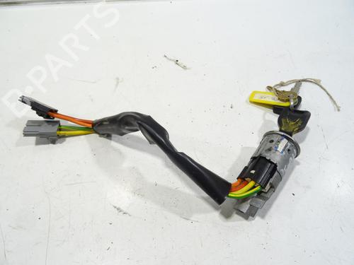 Used Ignition barrel RENAULT RAPID Box Body/MPV (F40_, G40_) 1.9 D (F40R) (54 hp) 30819733