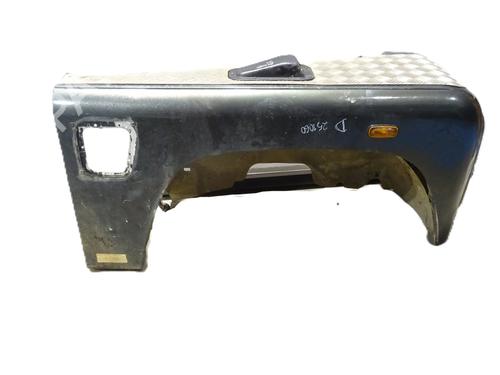 Used Right front fenders LAND ROVER DEFENDER Station Wagon (L316, L315) 2.5 Td5 4x4 (L316) (122 hp) 31669742
