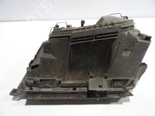 Used Right headlight Right headlight MERCEDES-BENZ E-CLASS (W124) E 300 D (124.131) (136 hp) 25269252 25269252