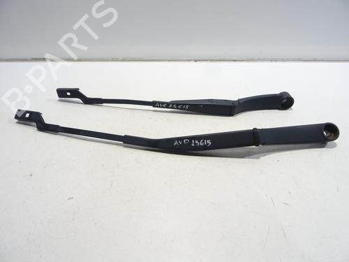 Used Front windshield wiper arm KIA CEE'D SW (ED) 1.6 CRDi 115 (115 hp) 29961229