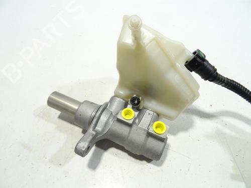 Used Brake master cylinder Brake master cylinder PEUGEOT 308 SW II (LC_, LJ_, LR_, LX_, L4_) 1.6 BlueHDi 120 (120 hp) 25031134 25031134
