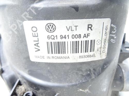 Right headlight VW POLO IV (9N_, 9A_) 1.2 12V | BP30106681C29 