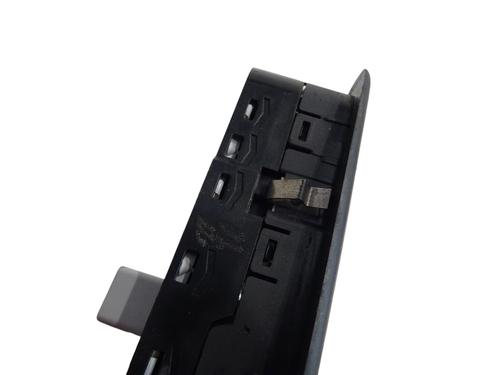 Used Left front window switch Left front window switch RENAULT MEGANE III Hatchback (BZ0/1_, B3_) 1.9 dCi (BZ0N, BZ0J) (131 hp) 39697303 39697303