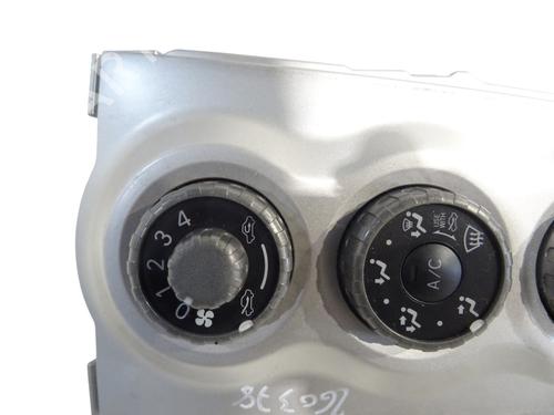 Used Climate control Climate control TOYOTA YARIS (_P9_) 1.4 D-4D (NLP90_, NLP90R) (90 hp) 35888878 35888878