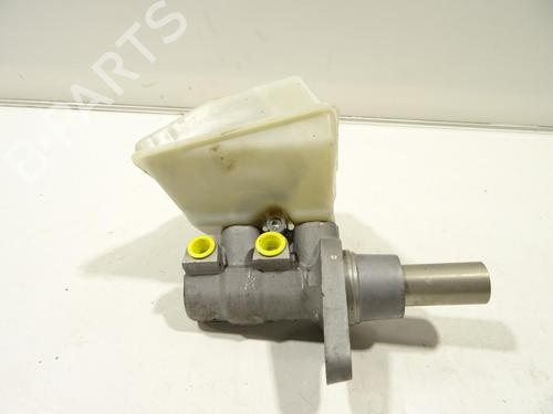 Used Brake master cylinder PEUGEOT 5008 (0U_, 0E_) 1.6 HDi (110 hp) 27543082