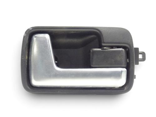 Used Front right interior door handle Front right interior door handle LAND ROVER DISCOVERY III (L319) 2.7 TD 4x4 (190 hp) 40203001 40203001
