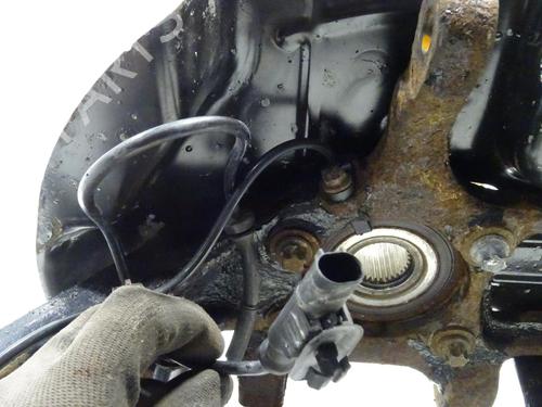 Used Right front steering knuckle Right front steering knuckle ALFA ROMEO 159 (939_) 2.4 JTDM (939AXD12, 939AXD1B) (200 hp) 29589392 29589392