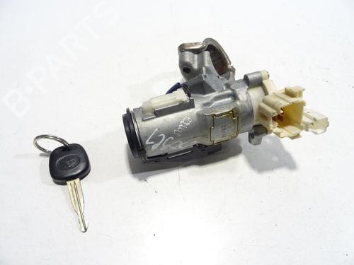 Used Ignition barrel TOYOTA YARIS (_P1_) 1.3 (NCP10, SCP12_) (86 hp) 29425085
