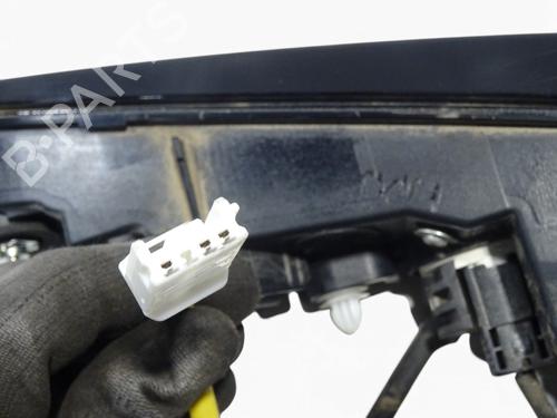 left-tailgate-light-toyota-corolla-estate-_e21_-2019-38976431 main image