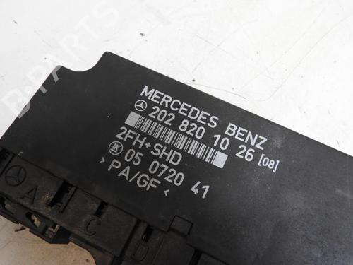Used Control unit Control unit MERCEDES-BENZ C-CLASS T-Model (S202) C 180 T (202.078) (122 hp) 22523526 22523526