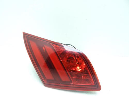 Feu de coffre gauche PEUGEOT 308 II (LB_, LP_, LW_, LH_, L3_) 1.6 HDi / BlueHDi 115 (115 hp) 31968154