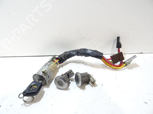 Used Ignition barrel PEUGEOT 405 II (4B) 1.9 TD (90 hp) 31853369