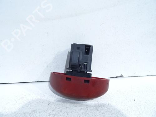 Used Warning switch Warning switch PEUGEOT 206 Hatchback (2A/C) 1.4 i (75 hp) 31824574 31824574