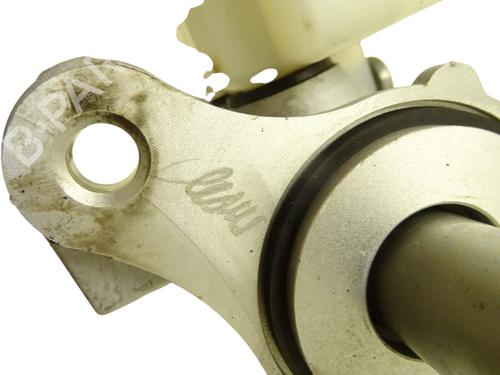 brake-master-cylinder-renault-clio-iii-br01-cr01-2005-2006-2007-2008-2009-2010-2011-2012-2013-2014-37472166 main image