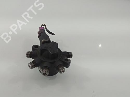 Used Injection rail FORD FOCUS I Saloon (DFW) [1999-2009]  16469793