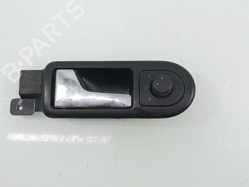 Venstre fortil invendig håndtag VW GOLF IV (1J1) 1.9 TDI (101 hp) 26401998
