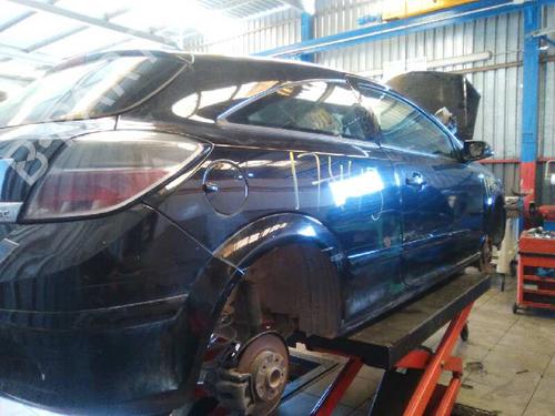 Venstre fortil lås OPEL ASTRA H GTC (A04) 1.9 CDTI (L08) | BP5289497C98 