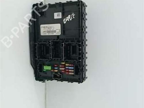 Used Fuse box Fuse box 38523092 38523092